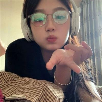 海滨艳妇
